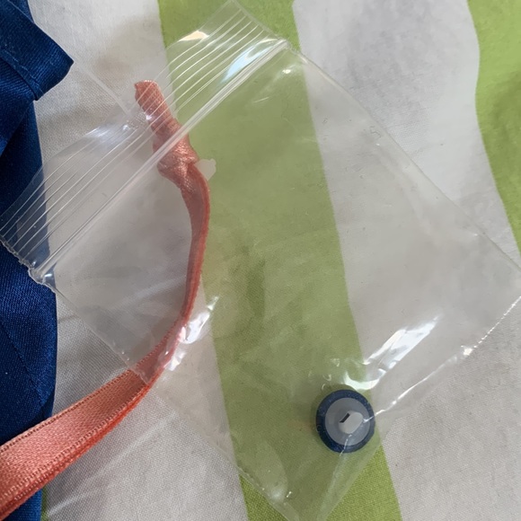 NWT GORGEOUS Top!!! - Picture 7 of 10